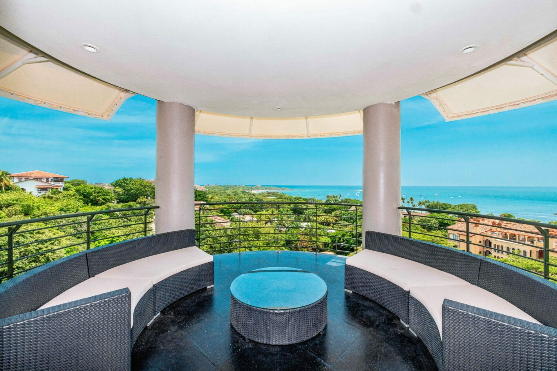 Ocean-View Luxury Penthouse in the Heart of Tamarindo, Complete Privacy!